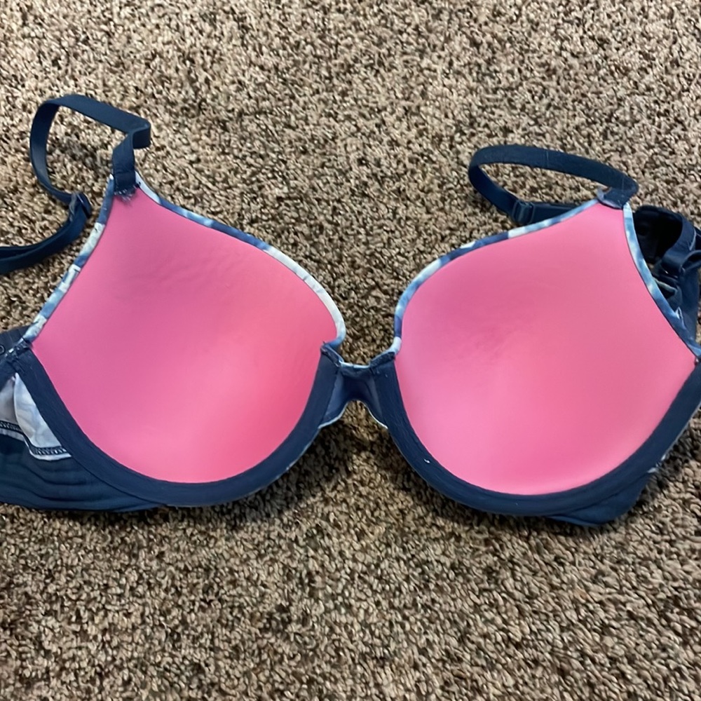 Pink Bra - Picture 2 of 3